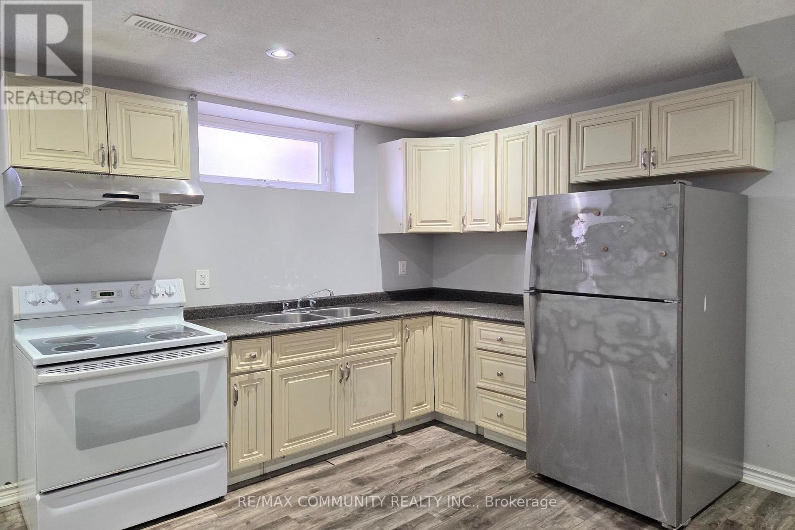 #1 - 81 Oxford Street, Richmond Hill, Ontario  L4C 4L6 - Photo 8 - N12989316