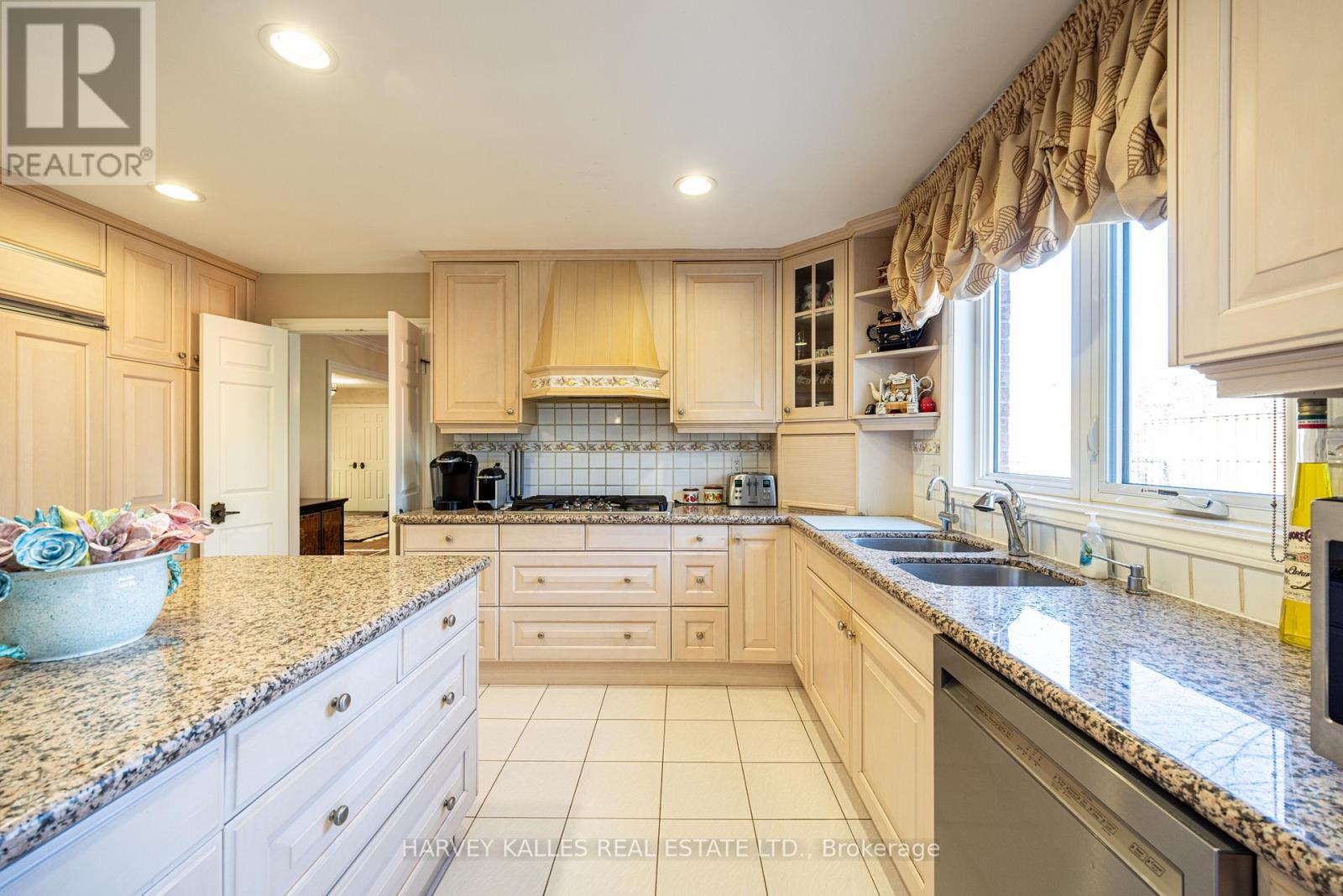 10 Whitelaw Court, Markham, Ontario  L3T 5E7 - Photo 12 - N12989322