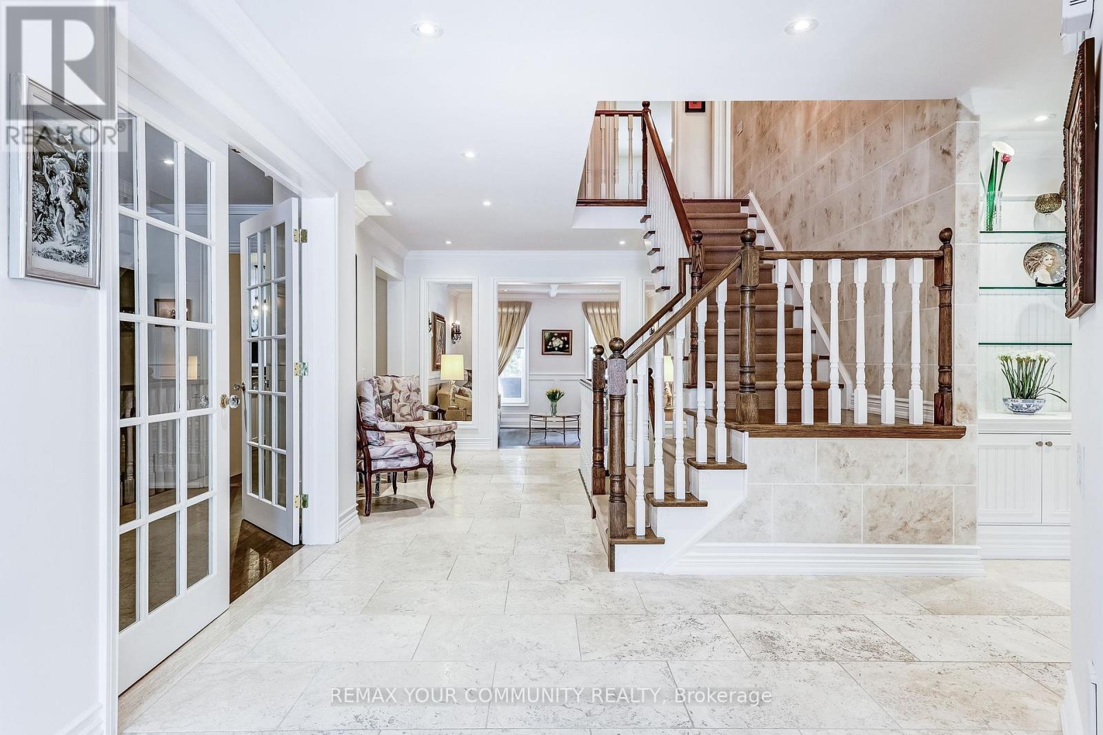 30 Deanbank Drive, Markham, Ontario  L3T 1Z3 - Photo 4 - N12989326