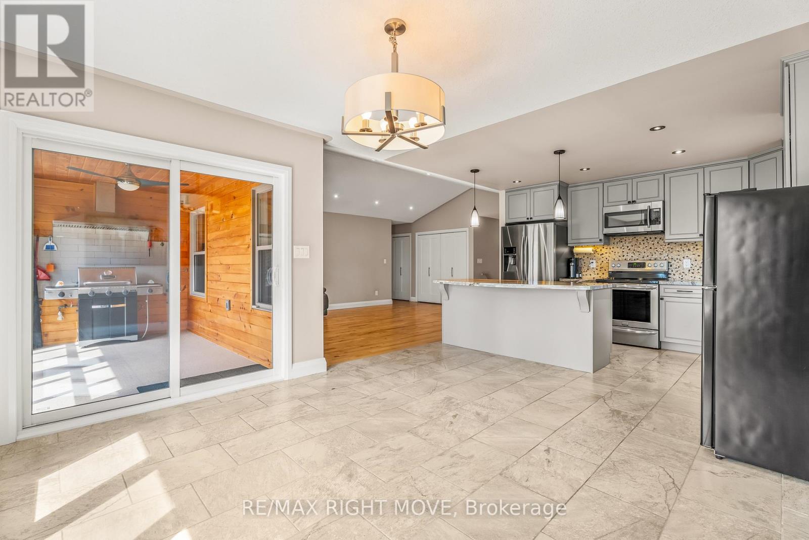 9 Sunrise Circle, Wasaga Beach, Ontario  L9Z 1H3 - Photo 12 - S12989210