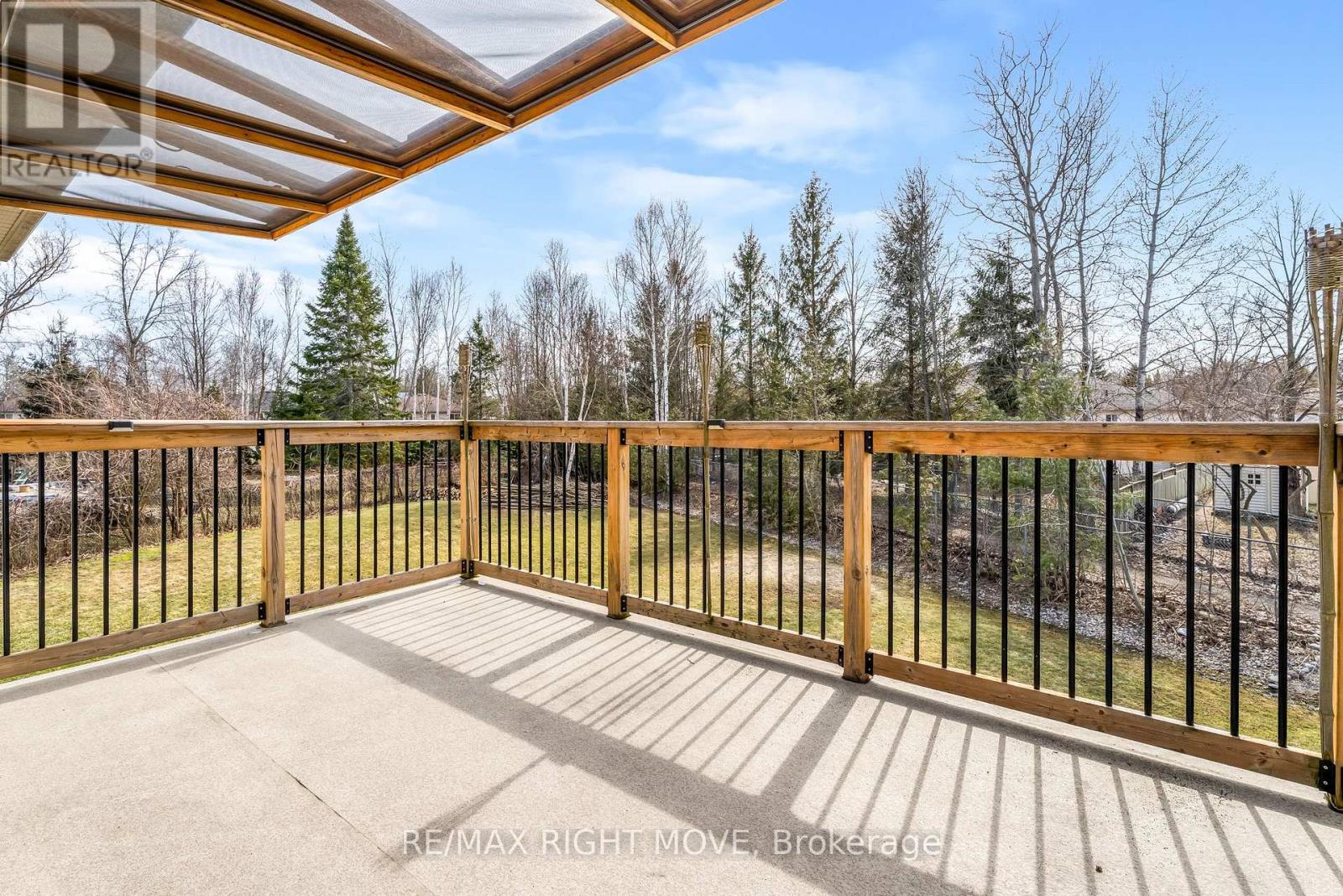 9 Sunrise Circle, Wasaga Beach, Ontario  L9Z 1H3 - Photo 15 - S12989210