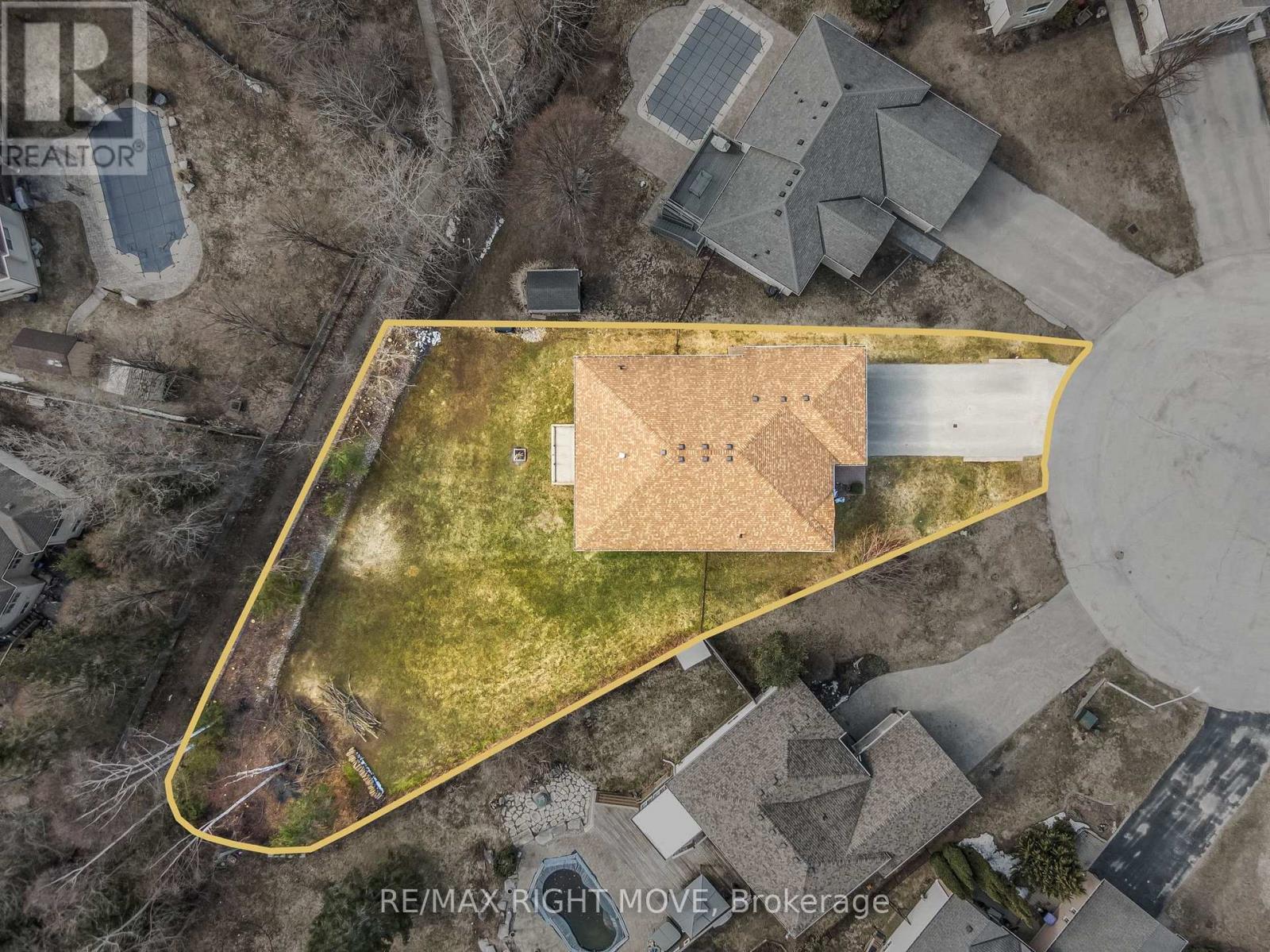 9 Sunrise Circle, Wasaga Beach, Ontario  L9Z 1H3 - Photo 42 - S12989210