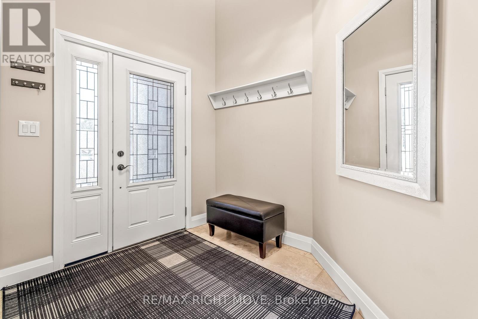 9 Sunrise Circle, Wasaga Beach, Ontario  L9Z 1H3 - Photo 5 - S12989210