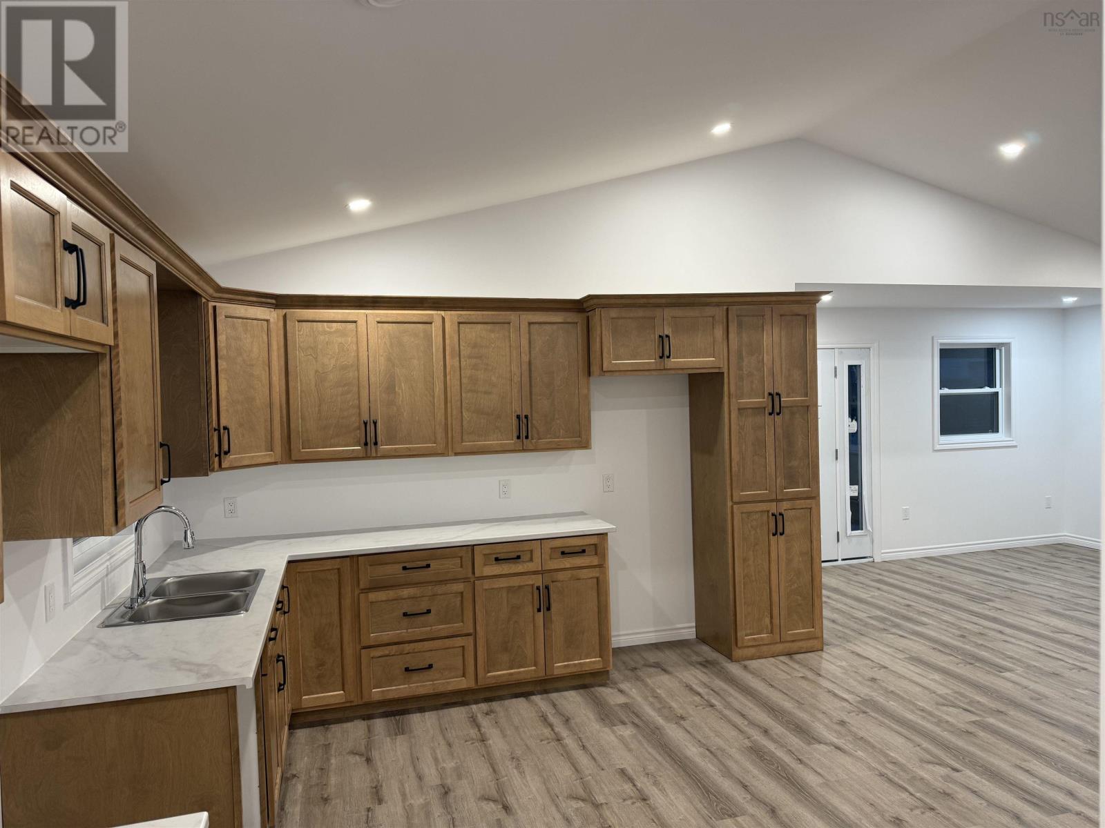 920 May Street, Scotchtown, New Waterford, Nova Scotia  B1H 1E4 - Photo 12 - 202606207