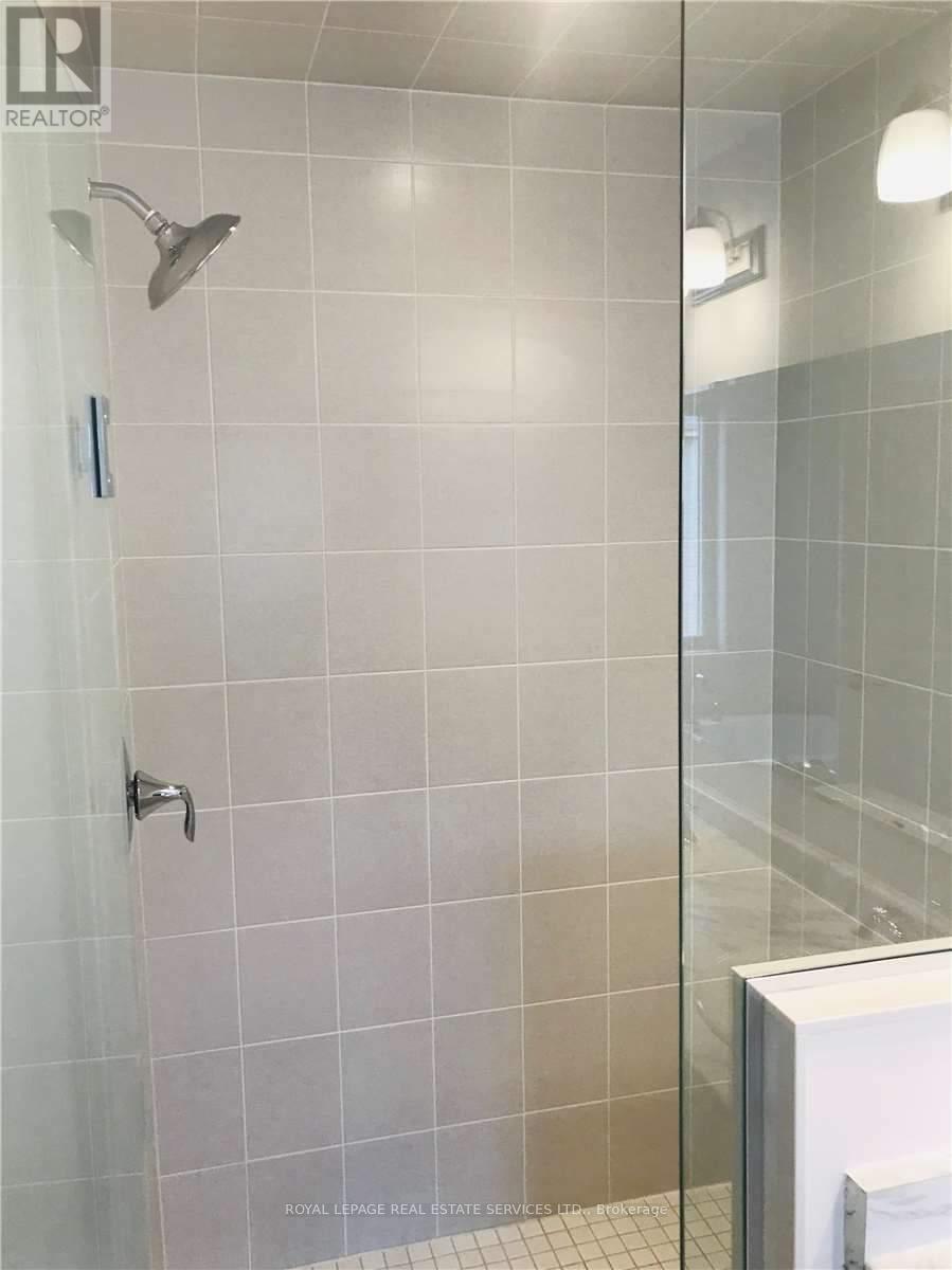 3324 Erasmum Street, Oakville, Ontario  L6M 1S3 - Photo 13 - W12989216