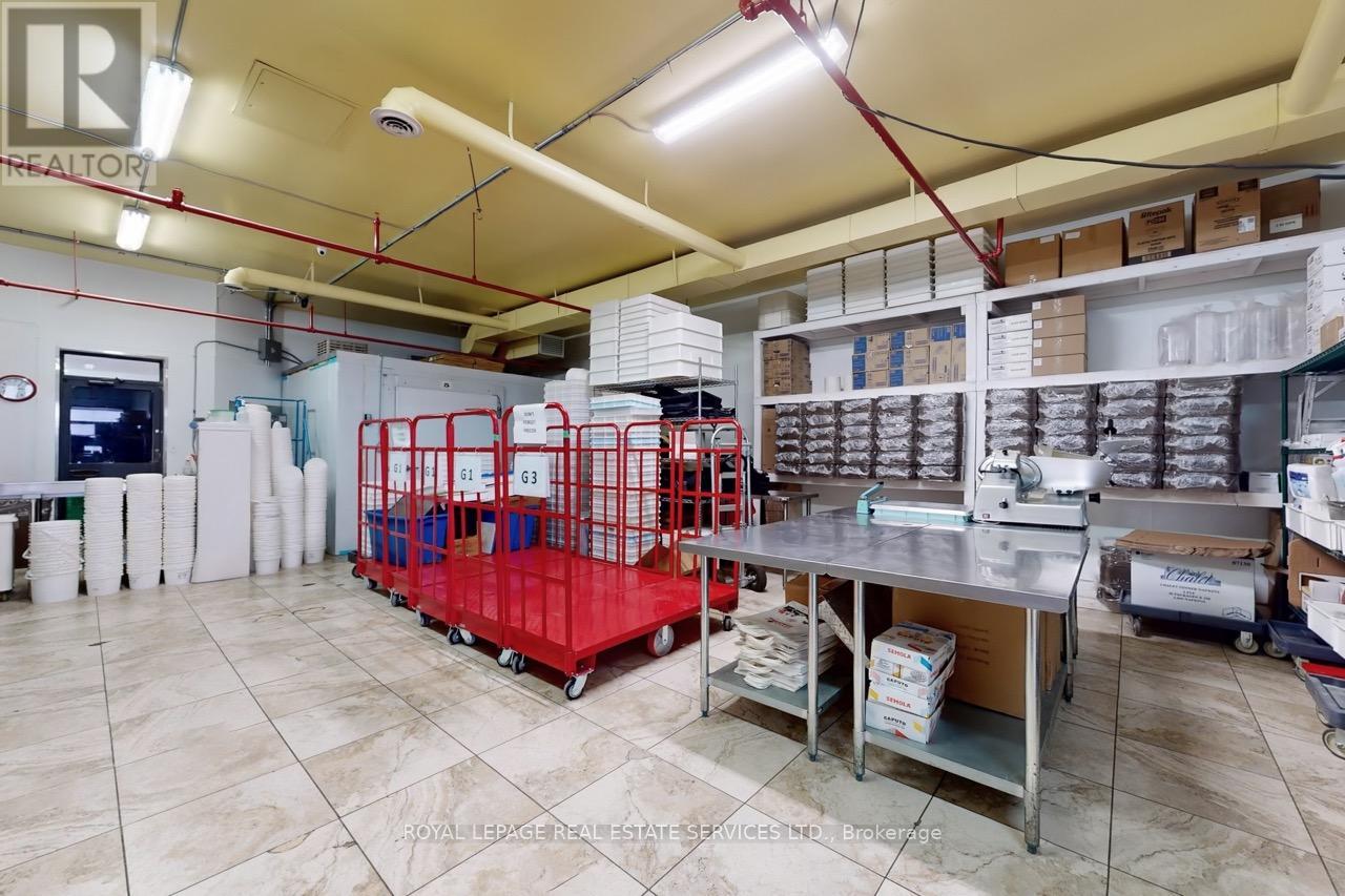 557 Dixon Road, Toronto, Ontario  M9W 1A8 - Photo 12 - W12989222