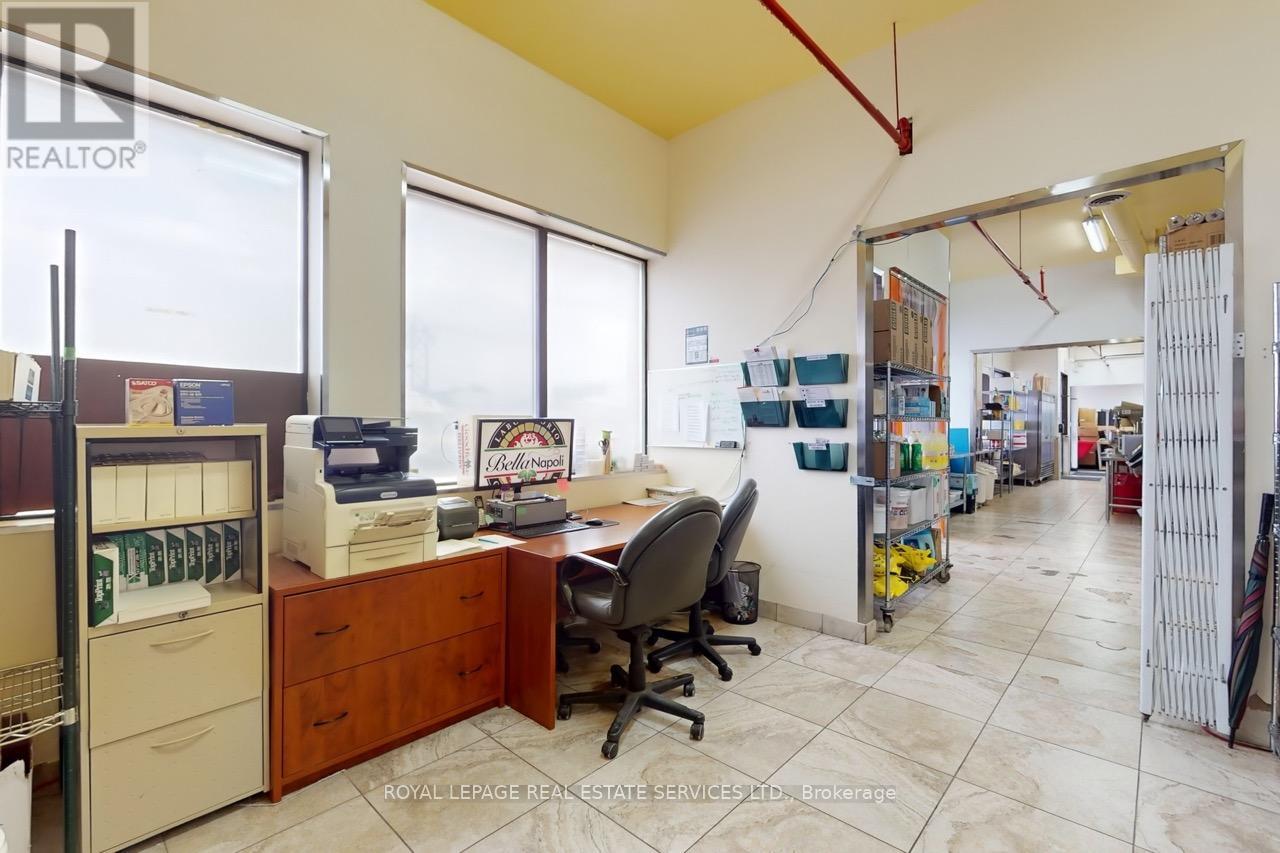 557 Dixon Road, Toronto, Ontario  M9W 1A8 - Photo 19 - W12989222