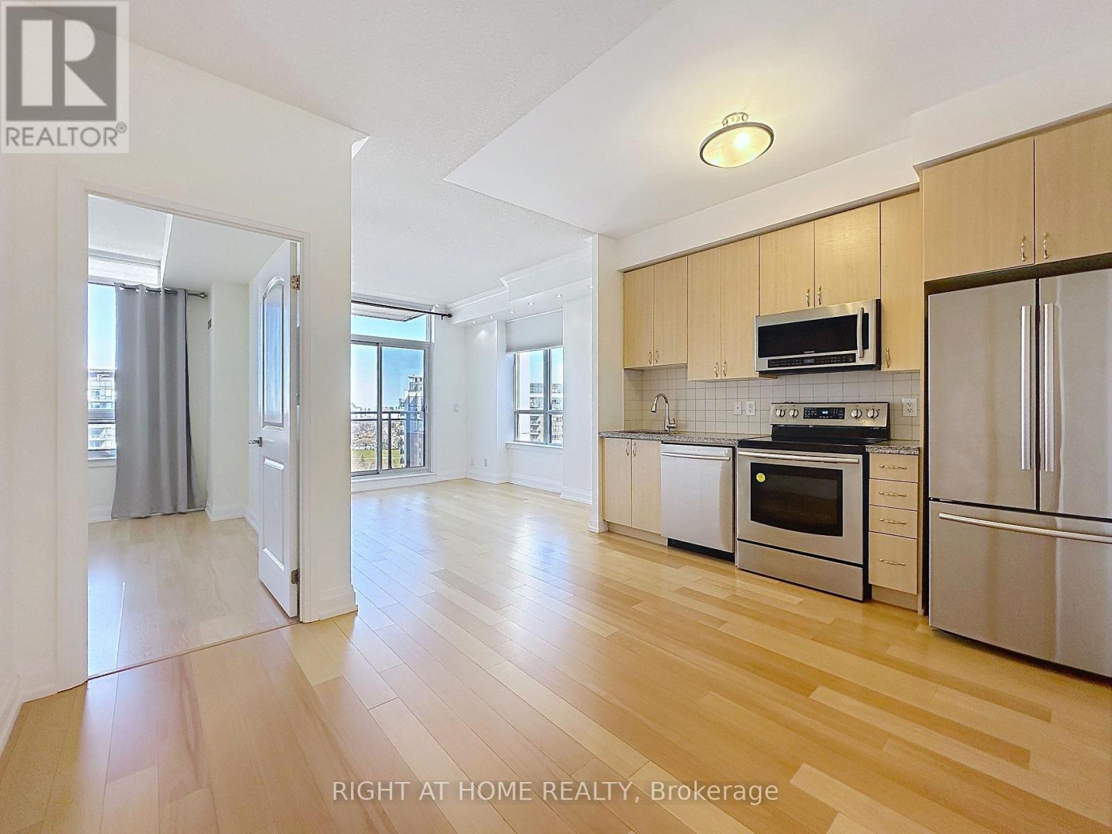 Lph09 - 55 De Boers Drive, Toronto, Ontario  M3J 0G5 - Photo 11 - W12989268