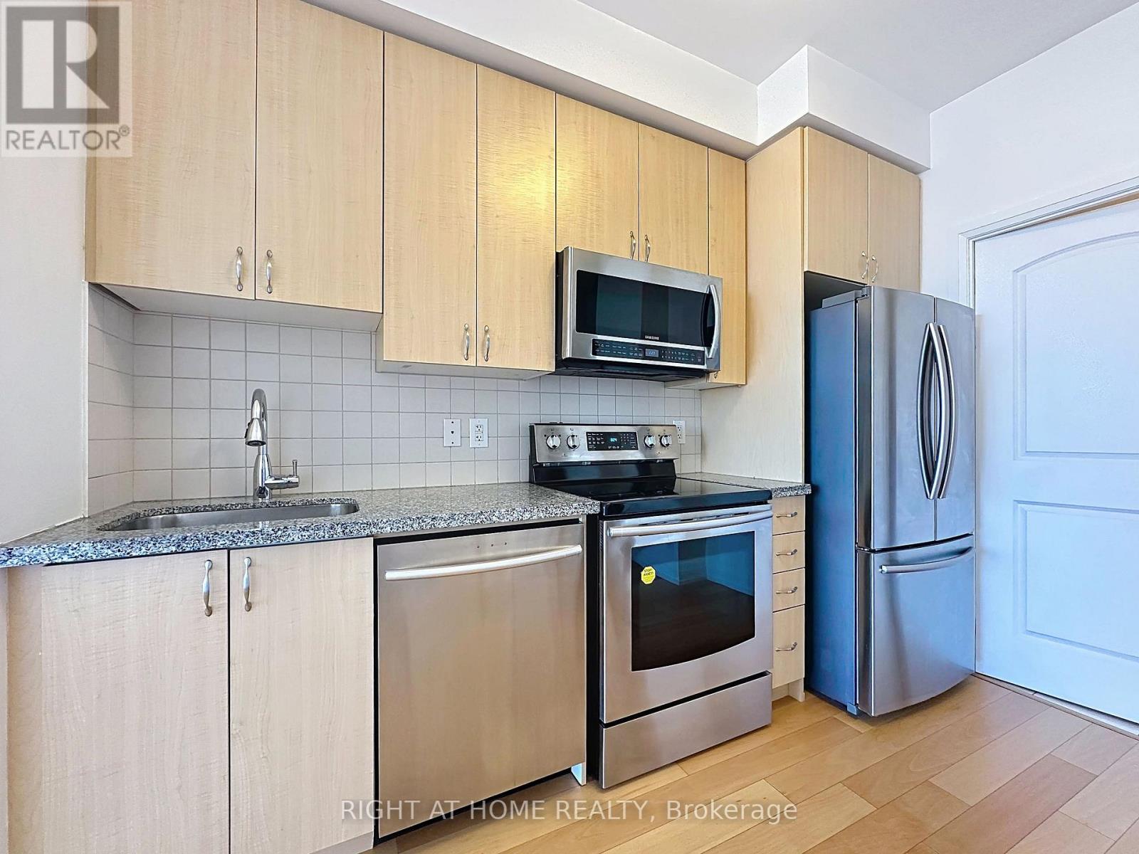 Lph09 - 55 De Boers Drive, Toronto, Ontario  M3J 0G5 - Photo 12 - W12989268