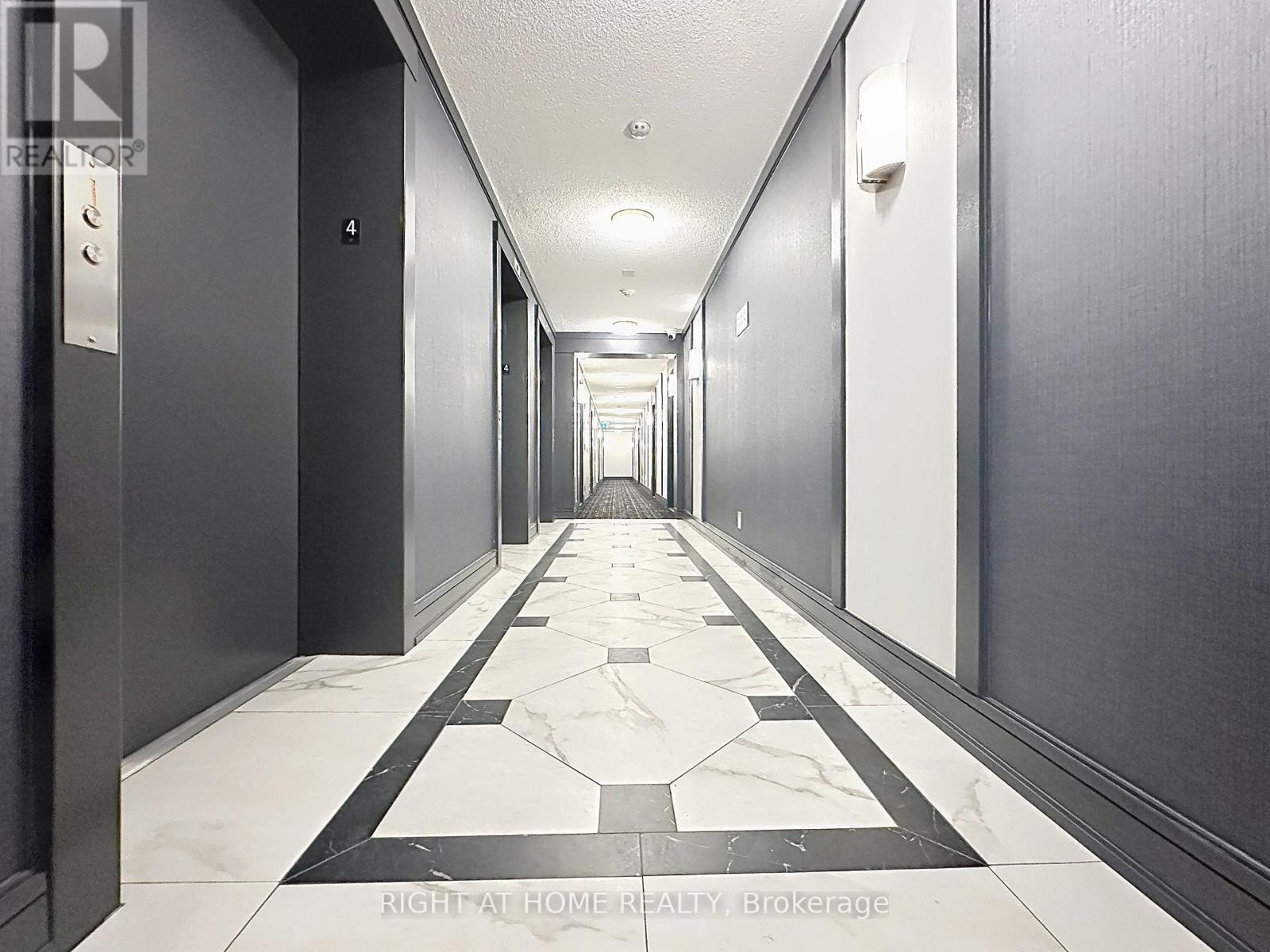 Lph09 - 55 De Boers Drive, Toronto, Ontario  M3J 0G5 - Photo 3 - W12989268