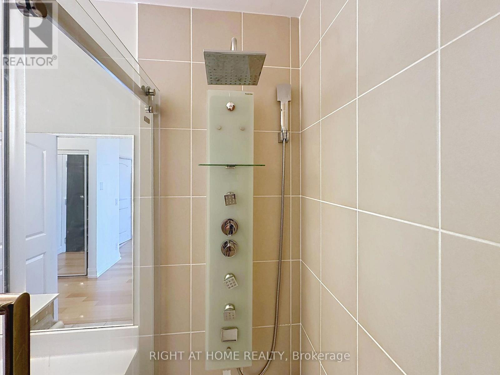 Lph09 - 55 De Boers Drive, Toronto, Ontario  M3J 0G5 - Photo 8 - W12989268