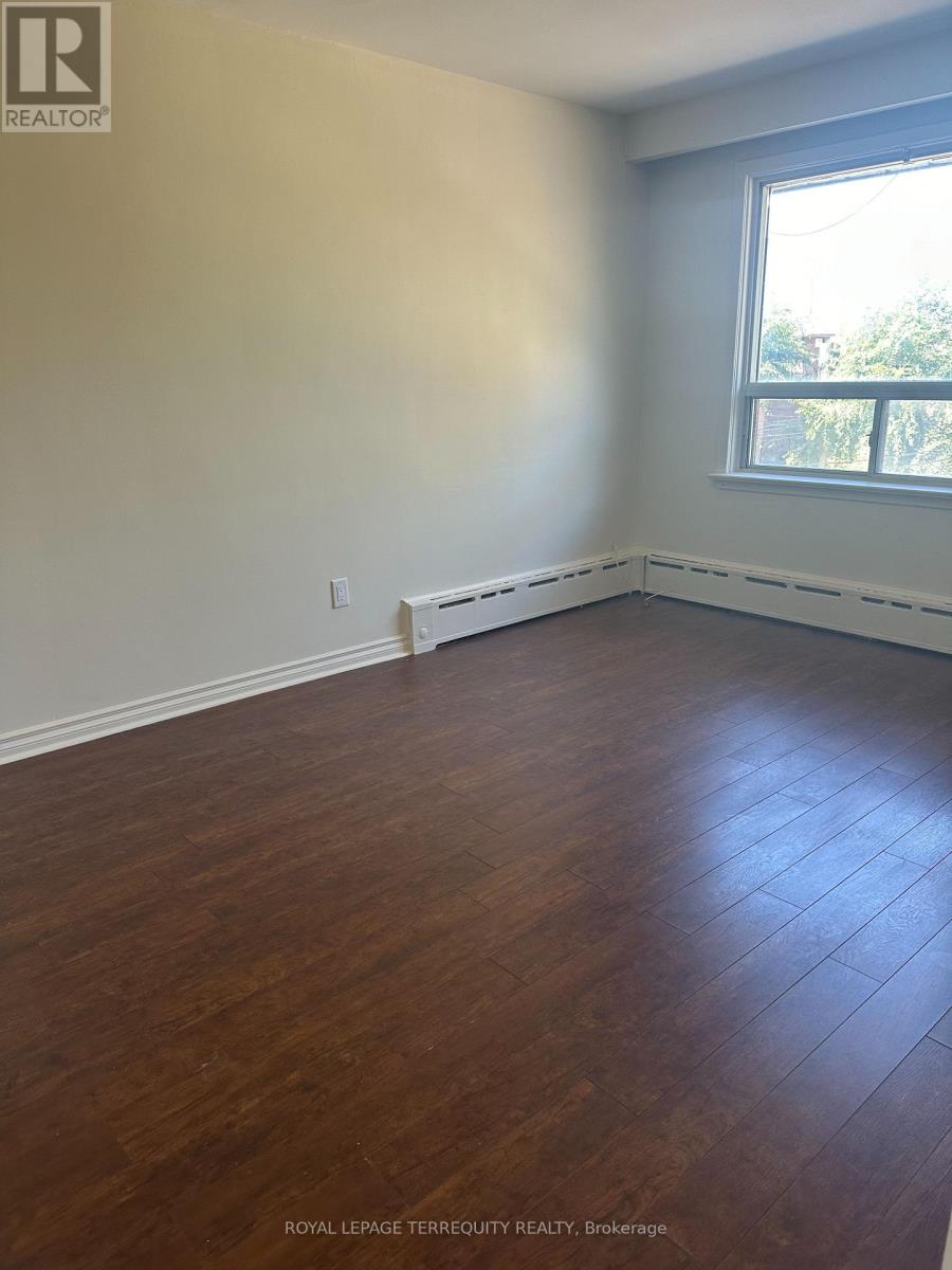 #3 - 150 Portland Street, Toronto, Ontario  M8Y 1B2 - Photo 11 - W12989298