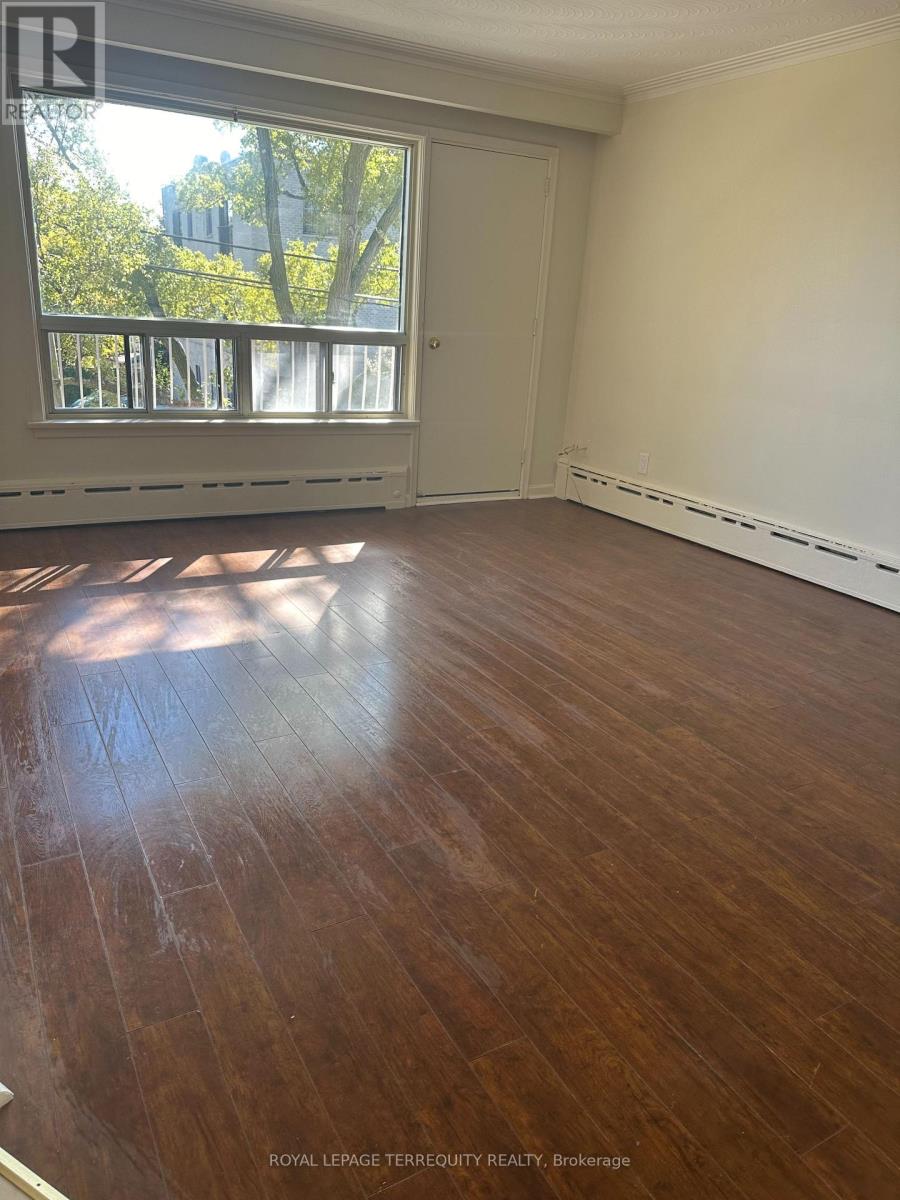 #3 - 150 Portland Street, Toronto, Ontario  M8Y 1B2 - Photo 4 - W12989298