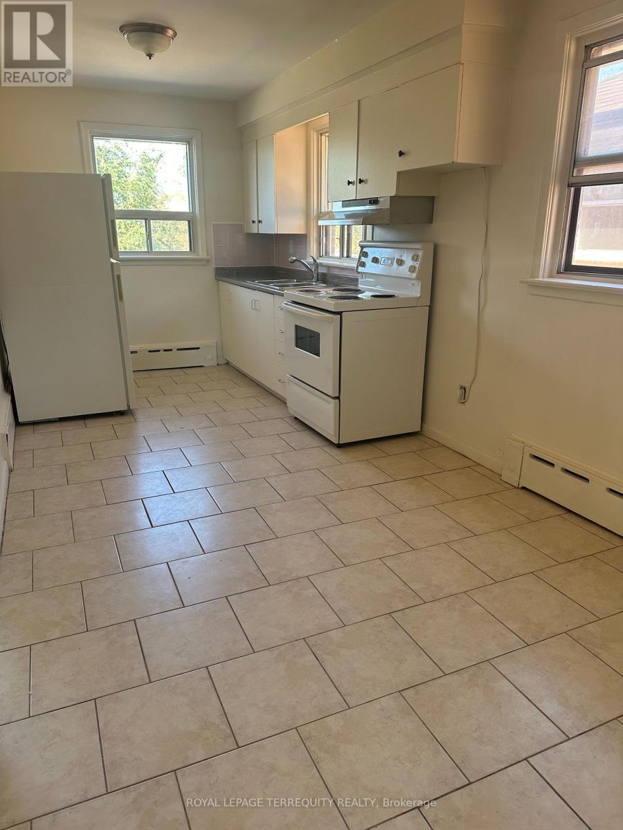 #3 - 150 Portland Street, Toronto, Ontario  M8Y 1B2 - Photo 5 - W12989298