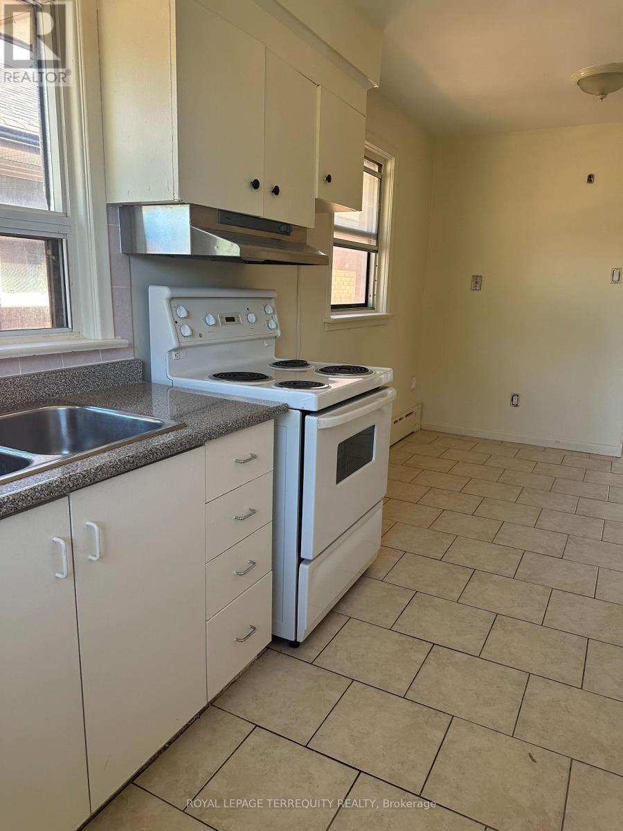 #3 - 150 Portland Street, Toronto, Ontario  M8Y 1B2 - Photo 8 - W12989298