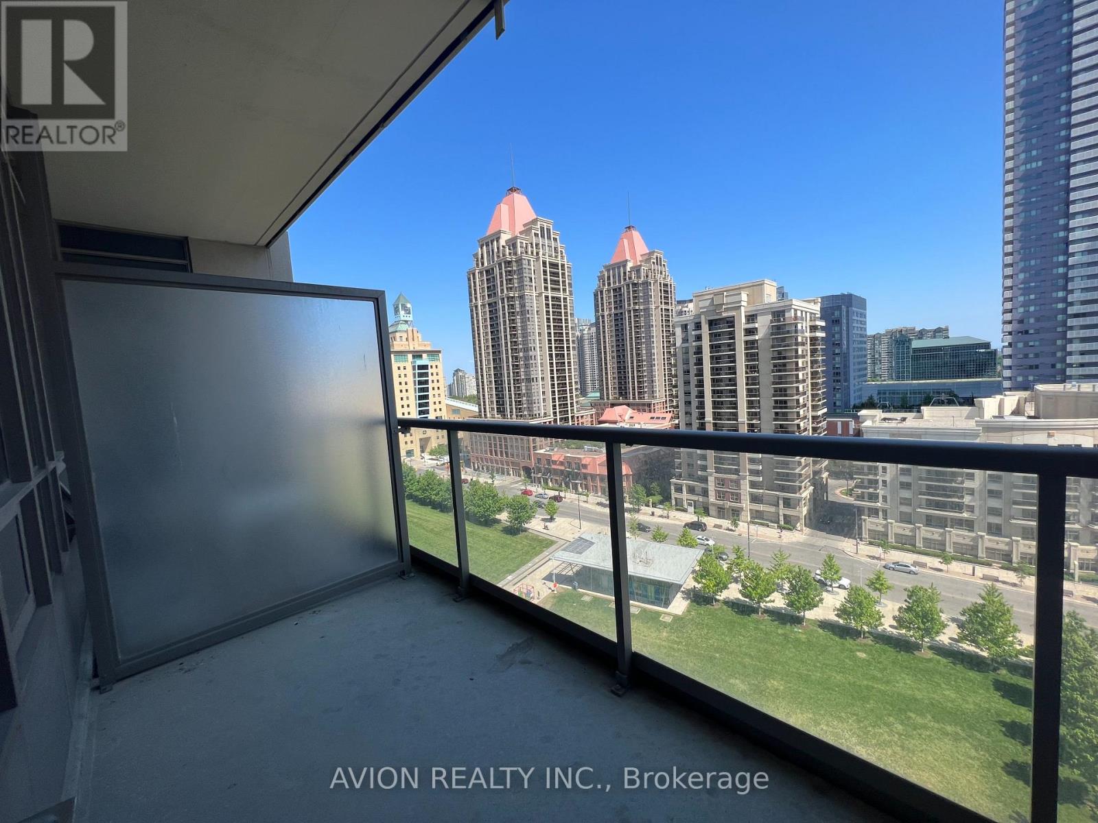 1201 - 388 Prince Of Wales Drive, Mississauga, Ontario  L5B 0A1 - Photo 11 - W12989312