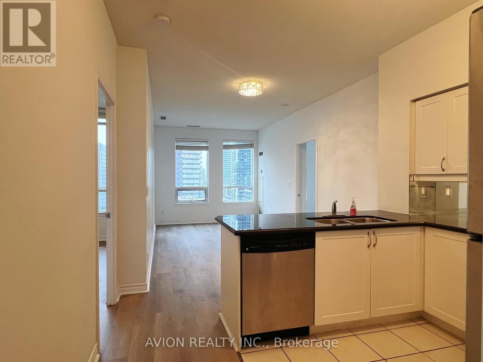 1201 - 388 Prince Of Wales Drive, Mississauga, Ontario  L5B 0A1 - Photo 3 - W12989312