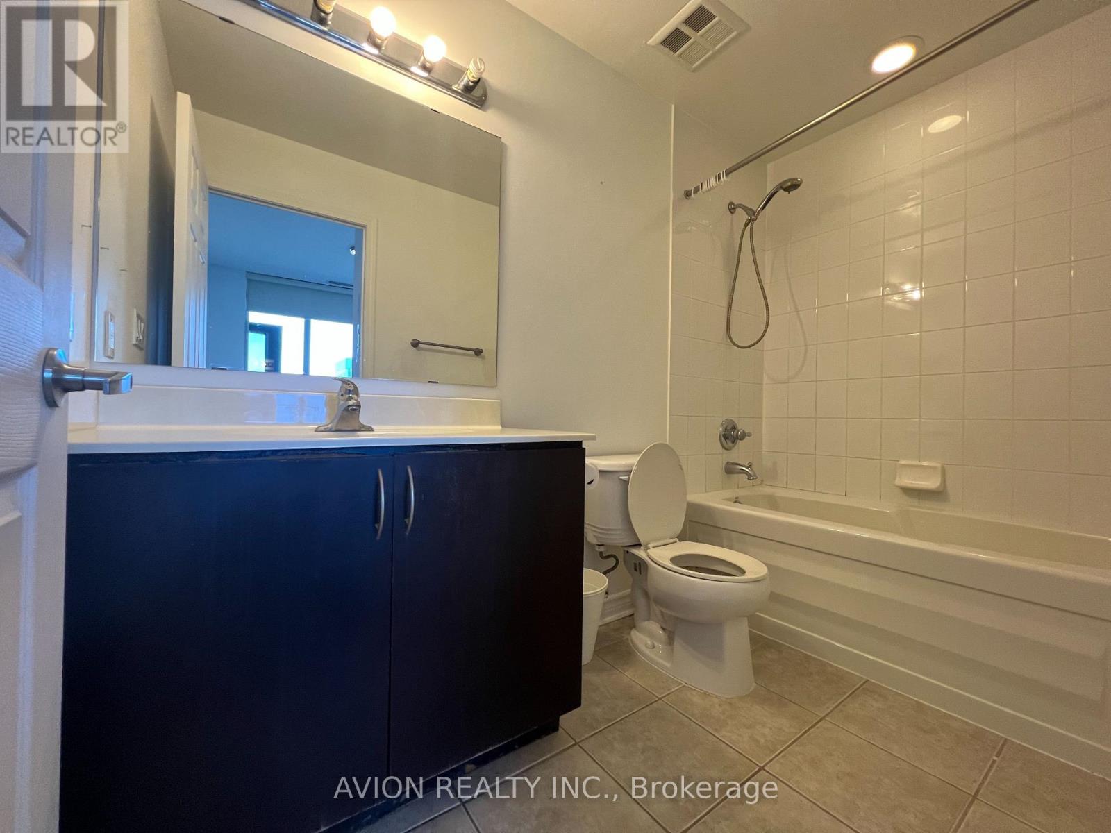 1201 - 388 Prince Of Wales Drive, Mississauga, Ontario  L5B 0A1 - Photo 9 - W12989312