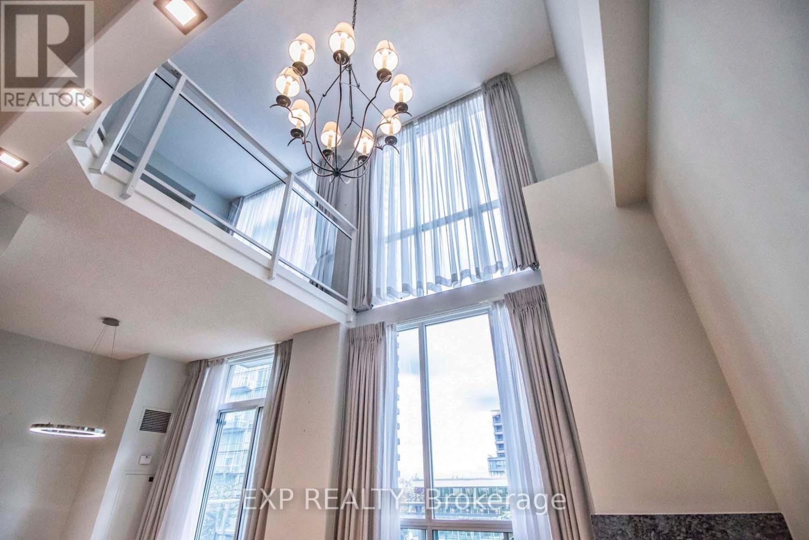 707 - 3939 Duke Of York Boulevard, Mississauga, Ontario  L5B 4N2 - Photo 5 - W12989314