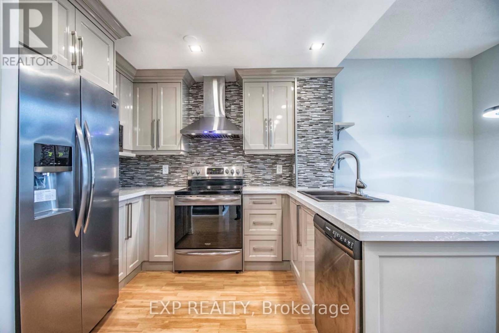 707 - 3939 Duke Of York Boulevard, Mississauga, Ontario  L5B 4N2 - Photo 8 - W12989314