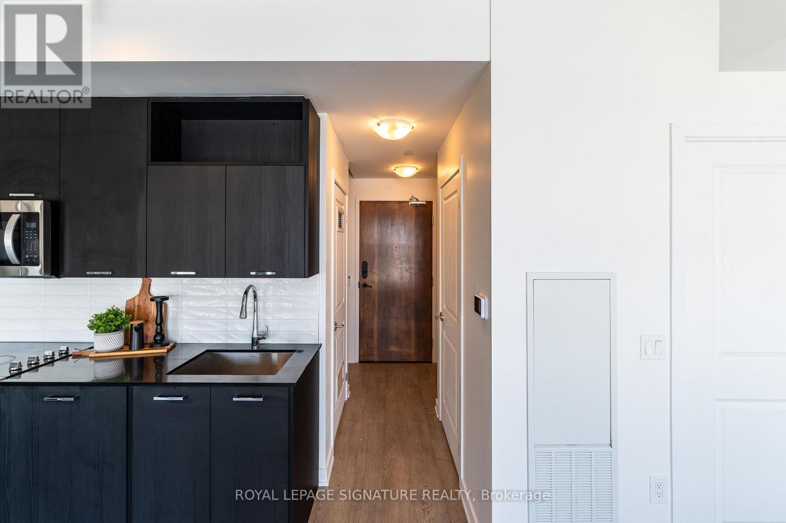 1503 - 120 Eagle Rock Way, Vaughan, Ontario  L6A 5C2 - Photo 4 - N12989354