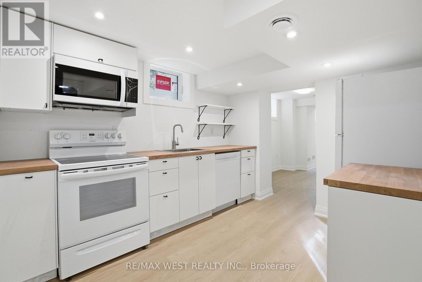 85 Allanbrooke Drive, Toronto, Ontario  M9A 3N9 - Photo 3 - W12887150