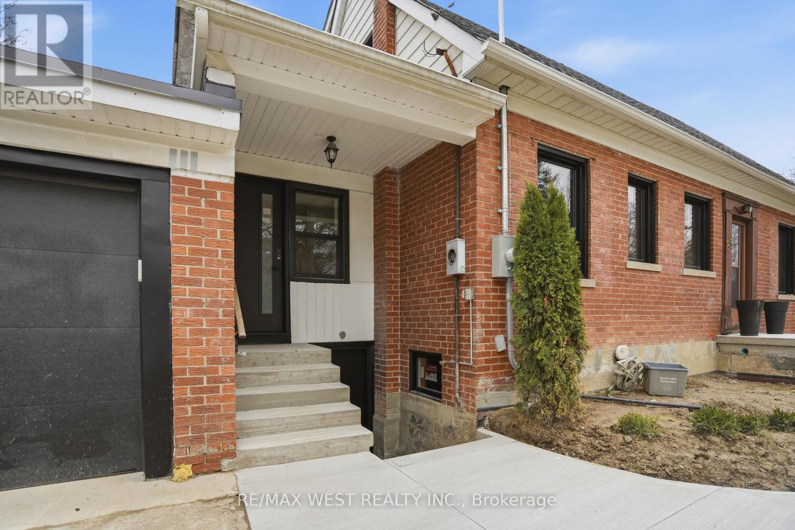 85 Allanbrooke Drive, Toronto, Ontario  M9A 3N9 - Photo 18 - W12887150