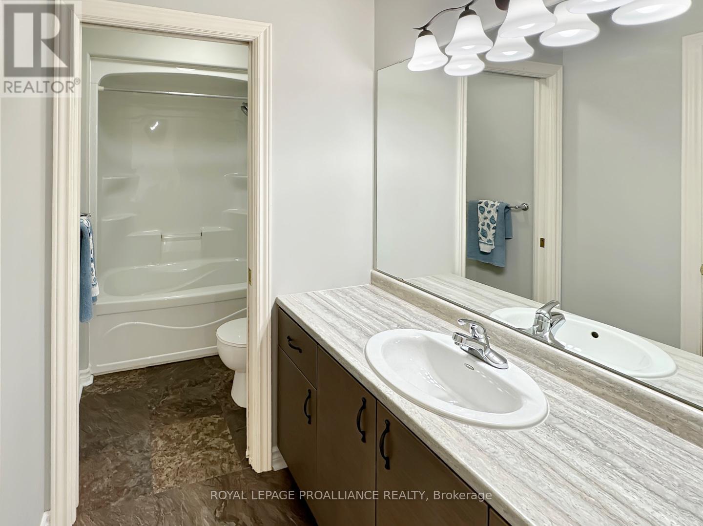 53 Sarah Court, Belleville, Ontario  K8P 0B2 - Photo 22 - X12918822