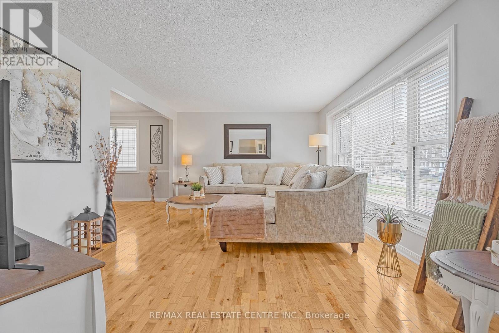 153 The Greenway, Cambridge, Ontario  N1R 6L6 - Photo 13 - X12989304