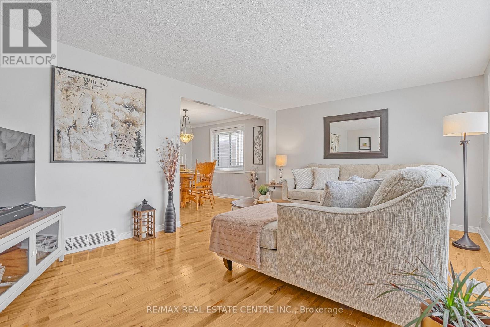 153 The Greenway, Cambridge, Ontario  N1R 6L6 - Photo 14 - X12989304