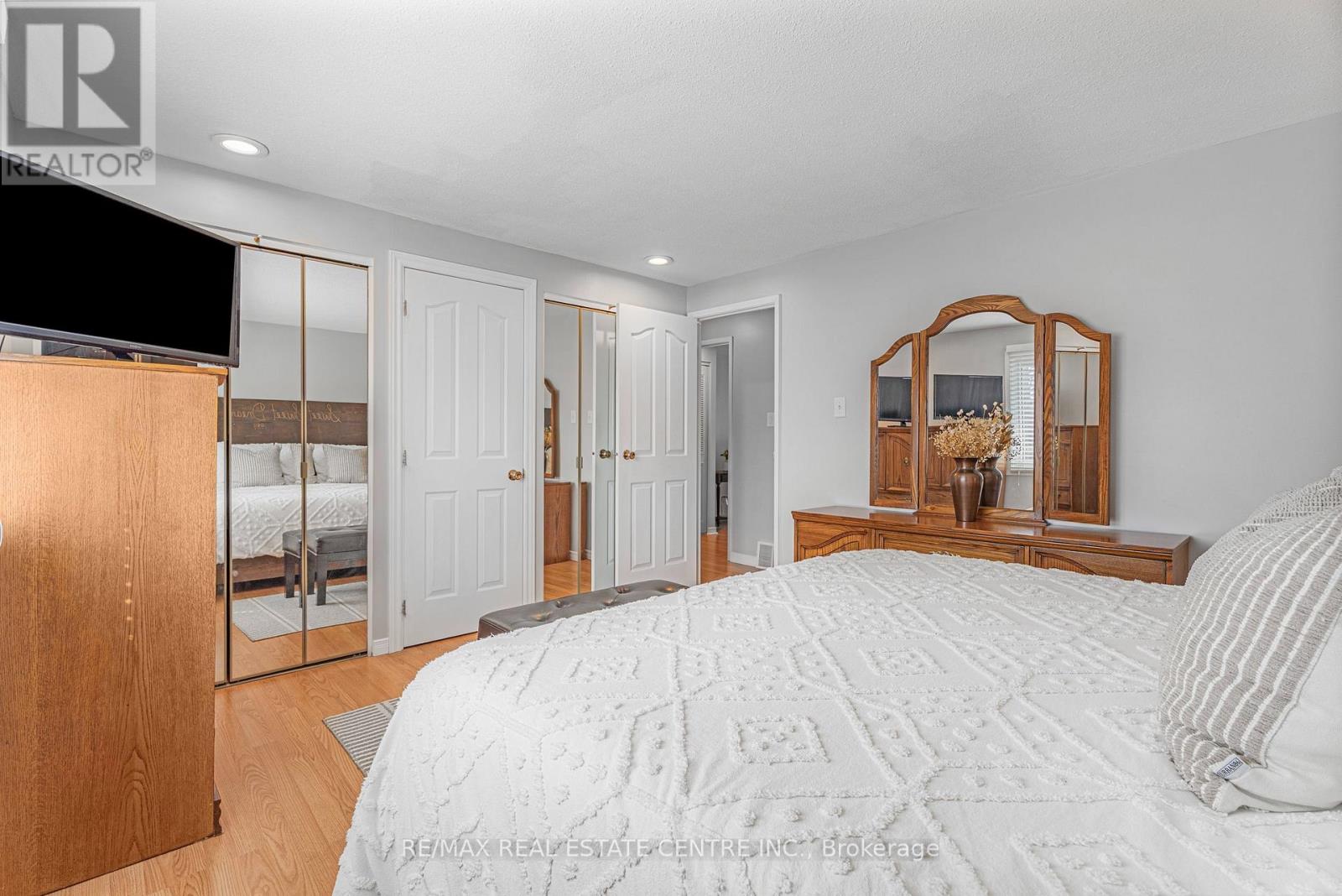 153 The Greenway, Cambridge, Ontario  N1R 6L6 - Photo 32 - X12989304