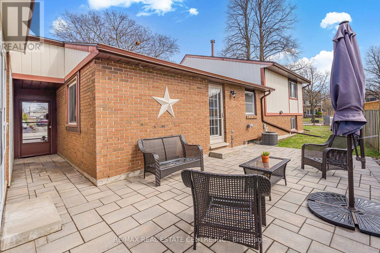 153 The Greenway, Cambridge, Ontario  N1R 6L6 - Photo 39 - X12989304