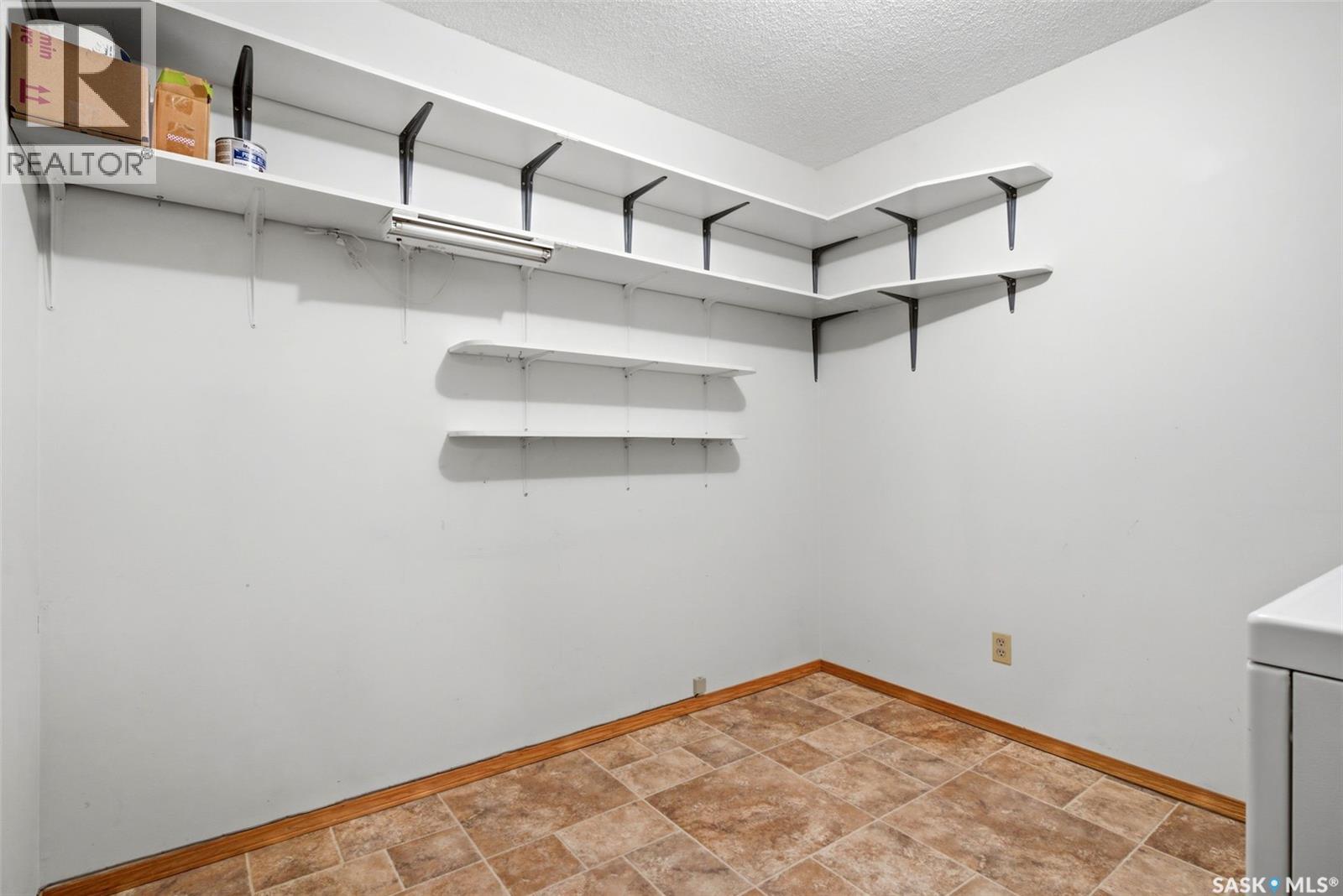 331 960 Assiniboine Avenue, Regina, Saskatchewan  S4V 2P8 - Photo 23 - SK032651