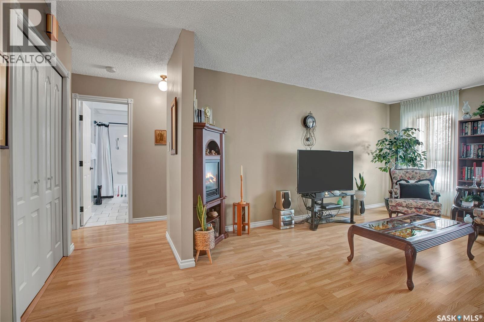 221 Lane Court, Warman, Saskatchewan  S0K 4S0 - Photo 4 - SK032600