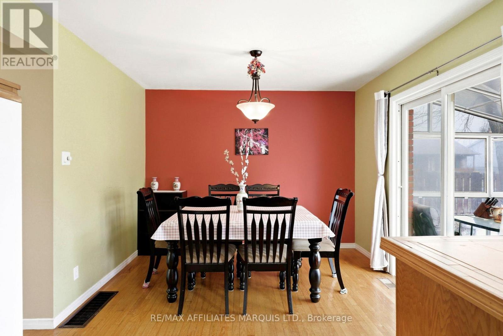 672 Champlain Drive, Cornwall, Ontario K6H 6P2 - Photo 12 - X12989458