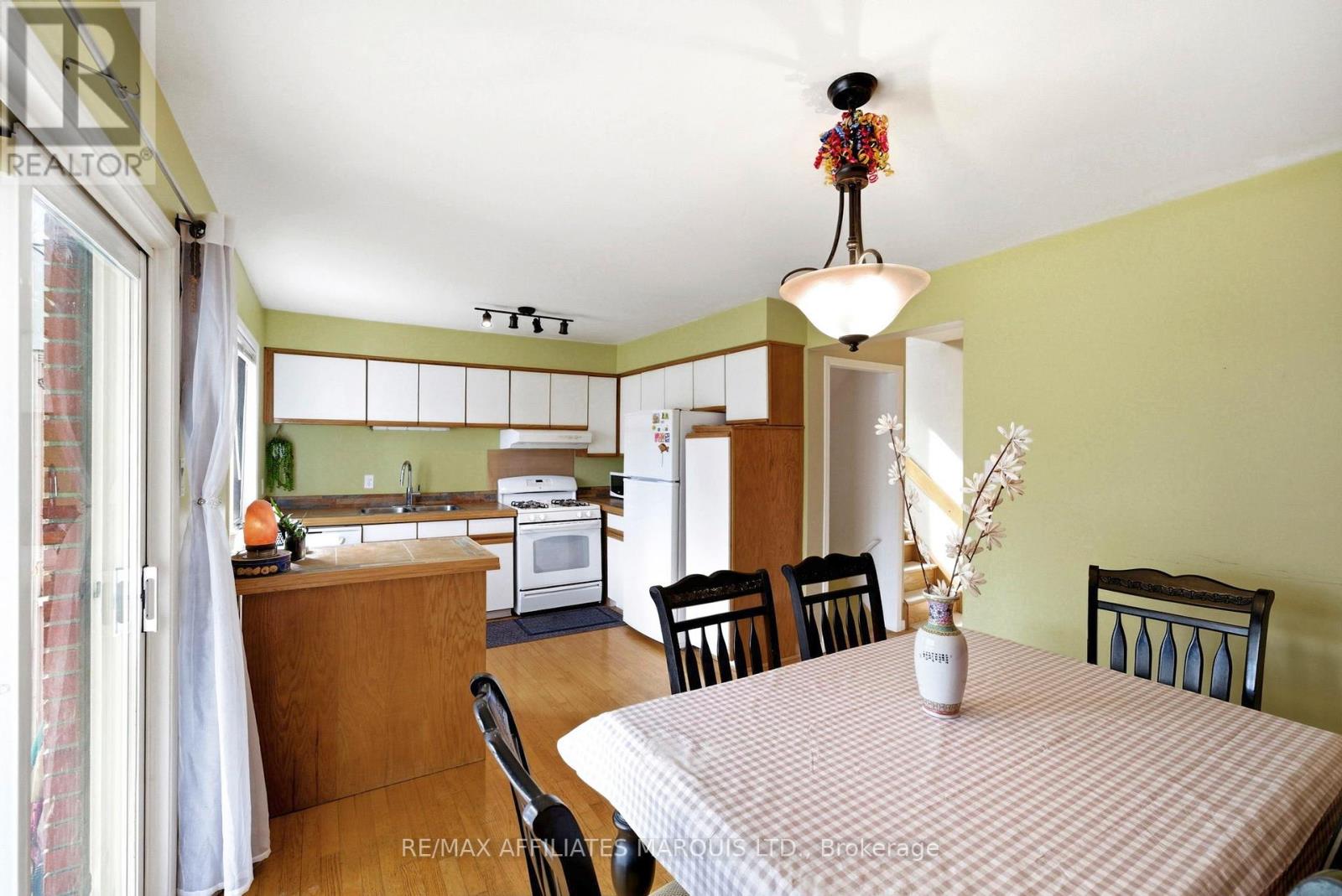 672 Champlain Drive, Cornwall, Ontario K6H 6P2 - Photo 13 - X12989458