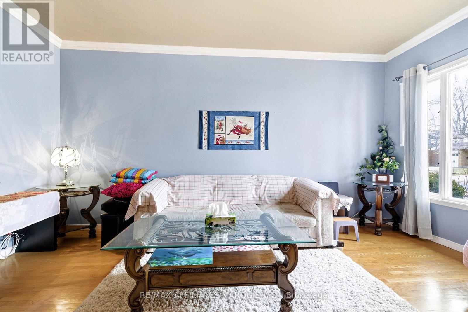 672 Champlain Drive, Cornwall, Ontario K6H 6P2 - Photo 3 - X12989458