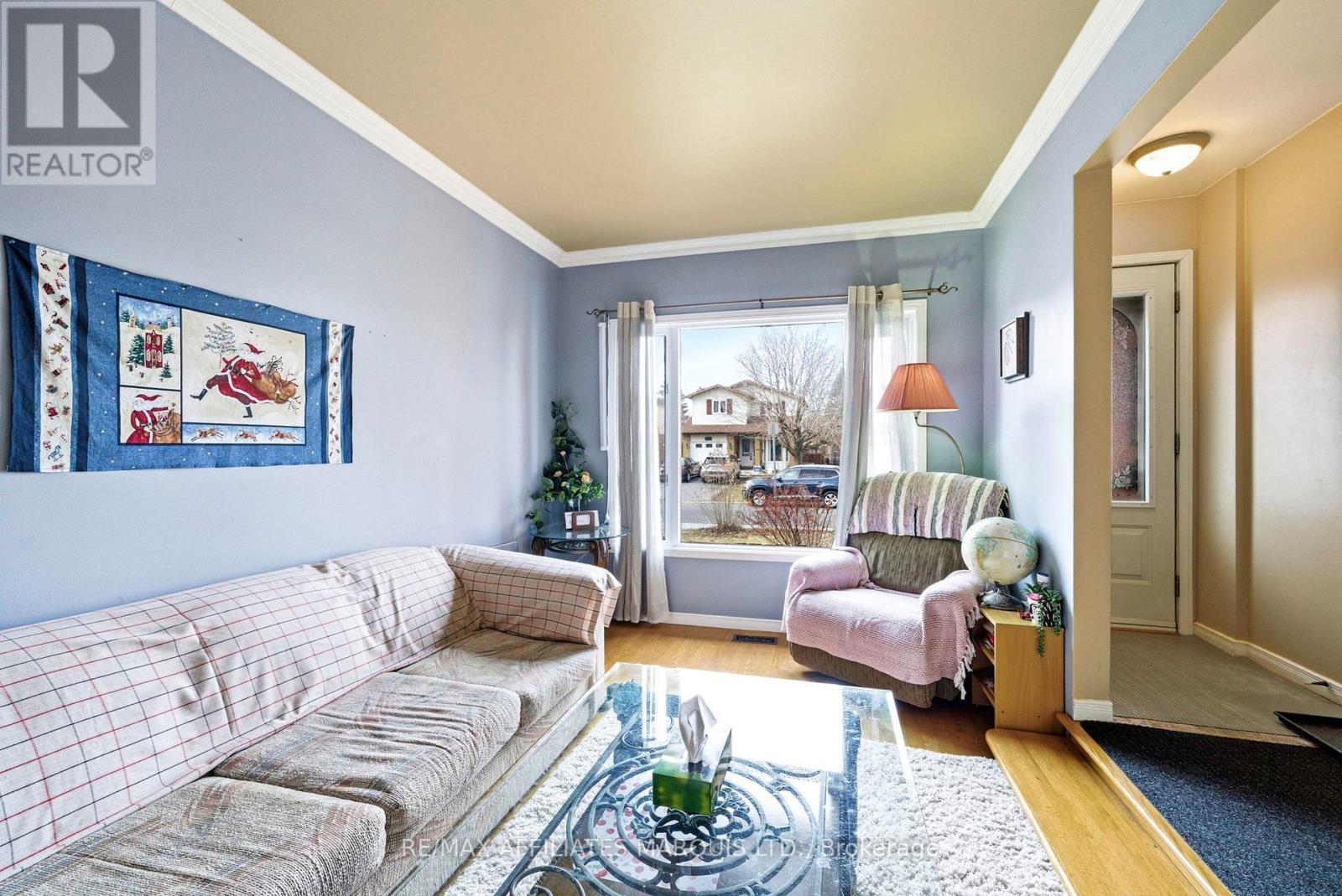 672 Champlain Drive, Cornwall, Ontario K6H 6P2 - Photo 4 - X12989458