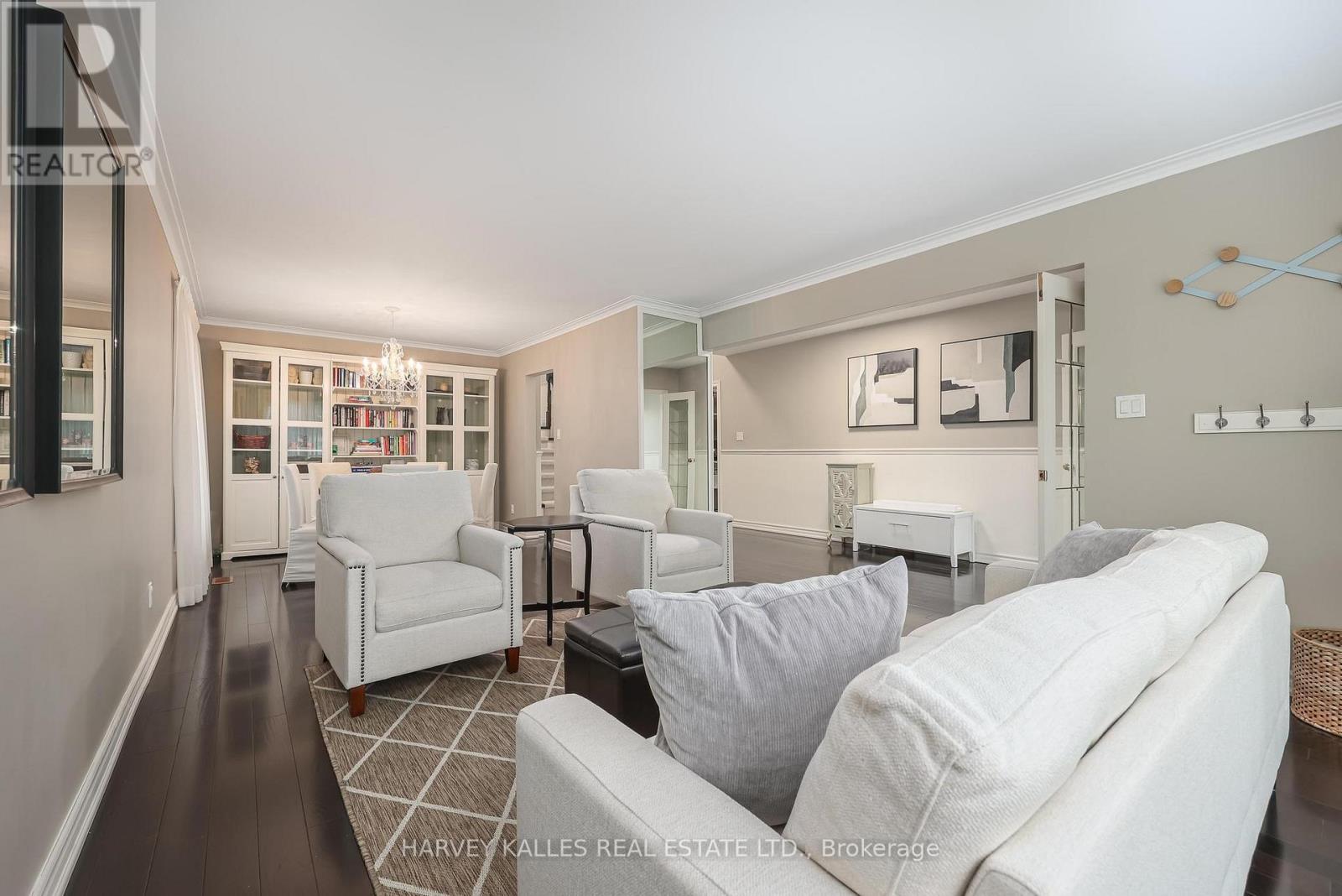 29 Rockland Drive, Toronto, Ontario M2M 2Y8 - Photo 8 - C12966700