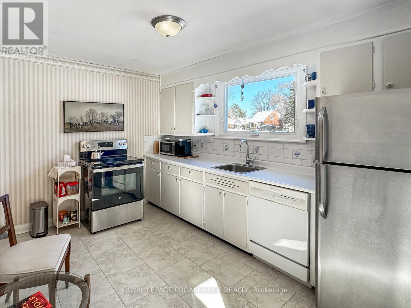 284 Victoria Avenue, Belleville, Ontario  K8N 2C7 - Photo 10 - X12887628