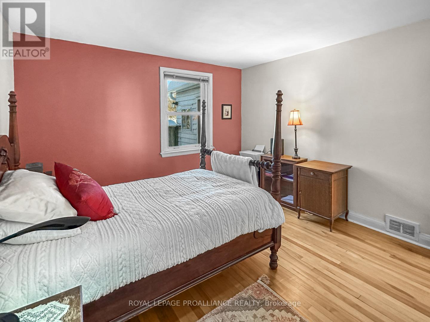 284 Victoria Avenue, Belleville, Ontario  K8N 2C7 - Photo 12 - X12887628