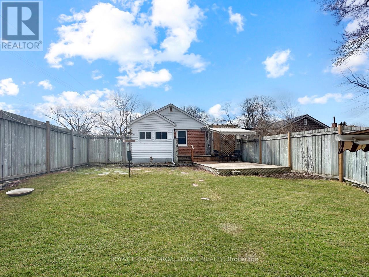 284 Victoria Avenue, Belleville, Ontario  K8N 2C7 - Photo 3 - X12887628