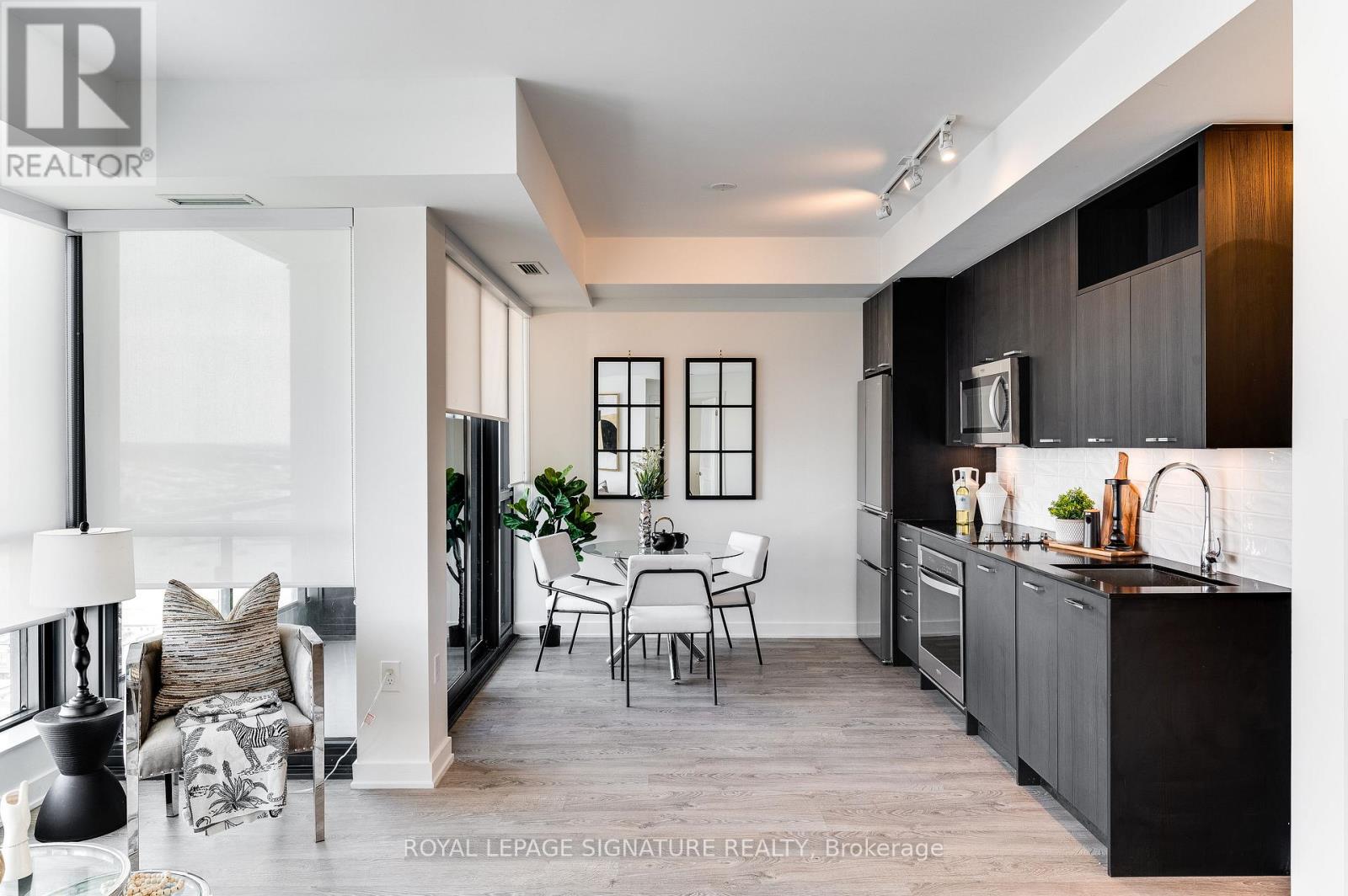 1503 - 120 Eagle Rock Way, Vaughan, Ontario  L6A 5C2 - Photo 10 - N12989354