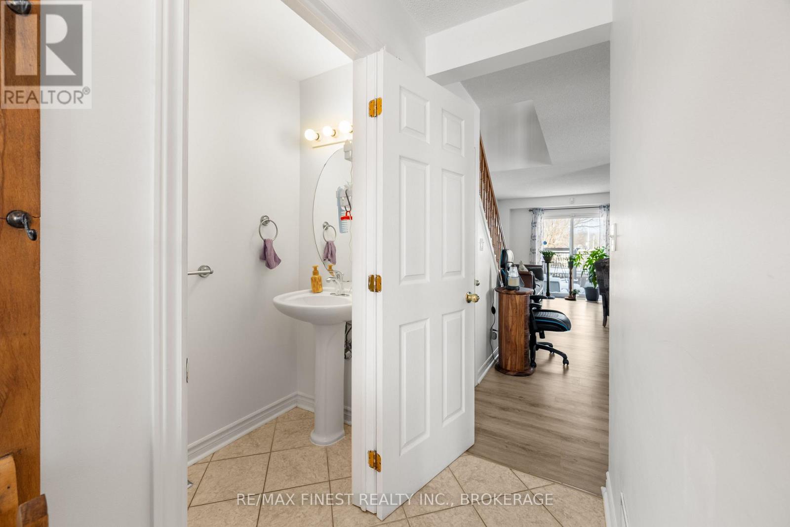 303 Conacher Drive, Kingston, Ontario K7K 7J6 - Photo 10 - X12900444