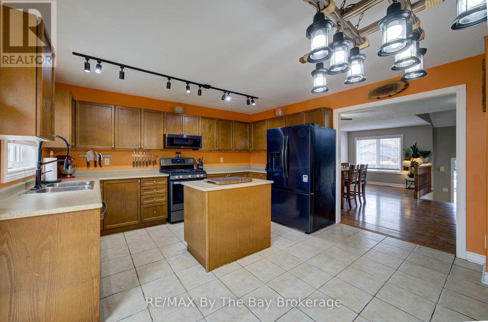 229 Atkinson Street, Clearview (Stayner), Ontario  L0M 1S0 - Photo 11 - S12989364