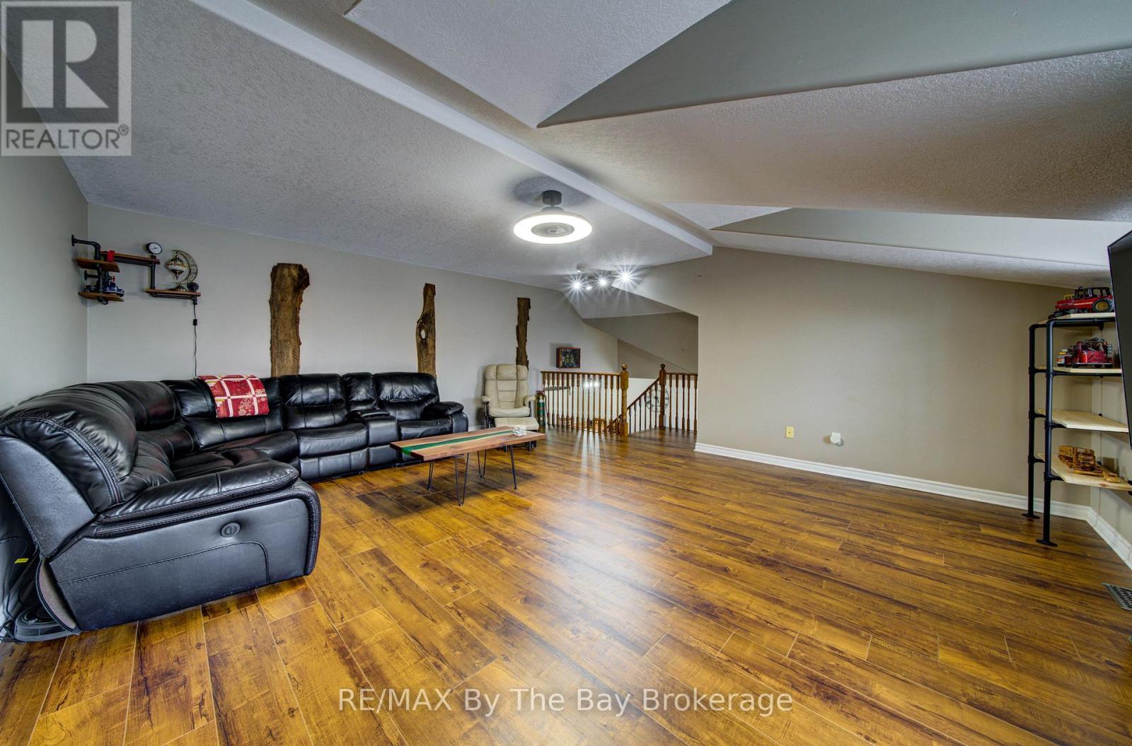 229 Atkinson Street, Clearview (Stayner), Ontario  L0M 1S0 - Photo 15 - S12989364