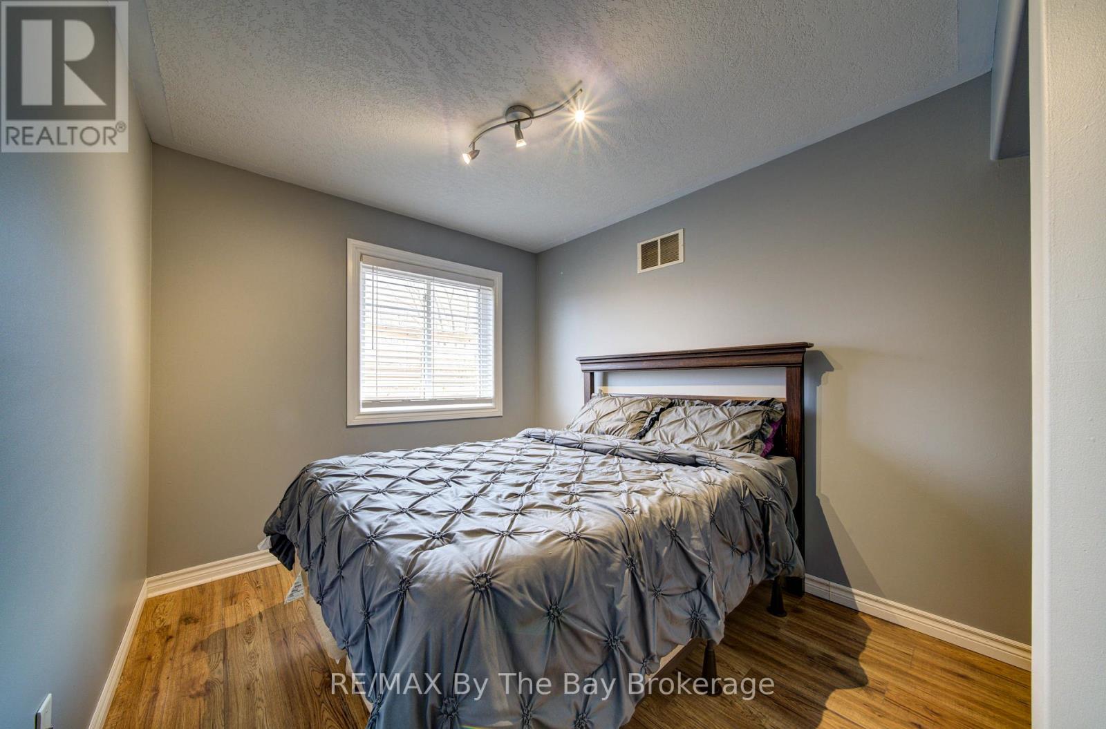 229 Atkinson Street, Clearview (Stayner), Ontario  L0M 1S0 - Photo 27 - S12989364