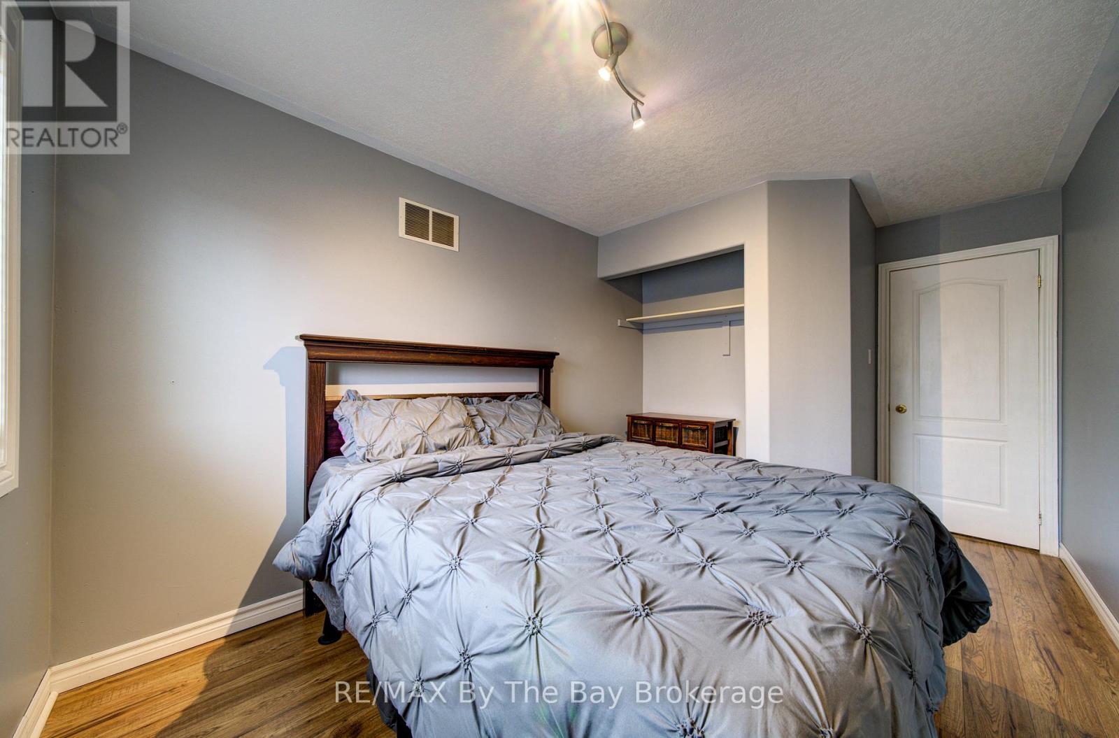 229 Atkinson Street, Clearview (Stayner), Ontario  L0M 1S0 - Photo 28 - S12989364