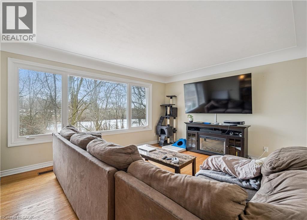 16 Stephen Street, Cambridge, Ontario  N1S 3R8 - Photo 2 - 40806881