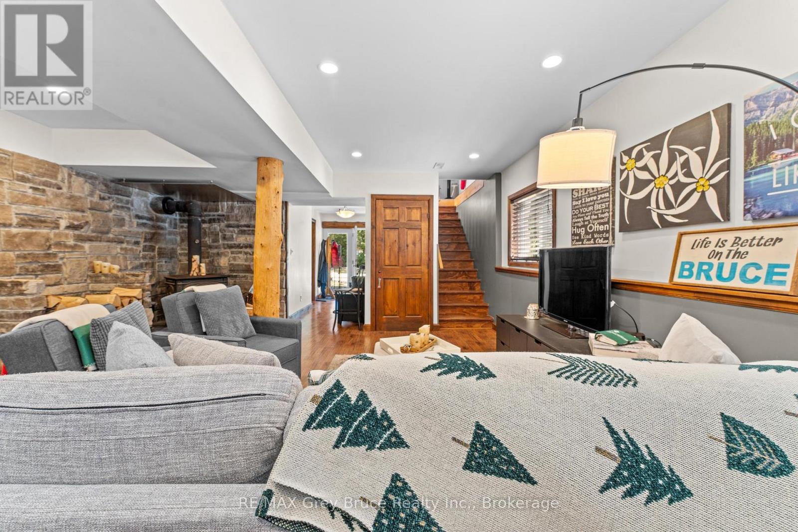 1535 15 Side Road, South Bruce Peninsula, Ontario  N0H 2T0 - Photo 25 - X12989398